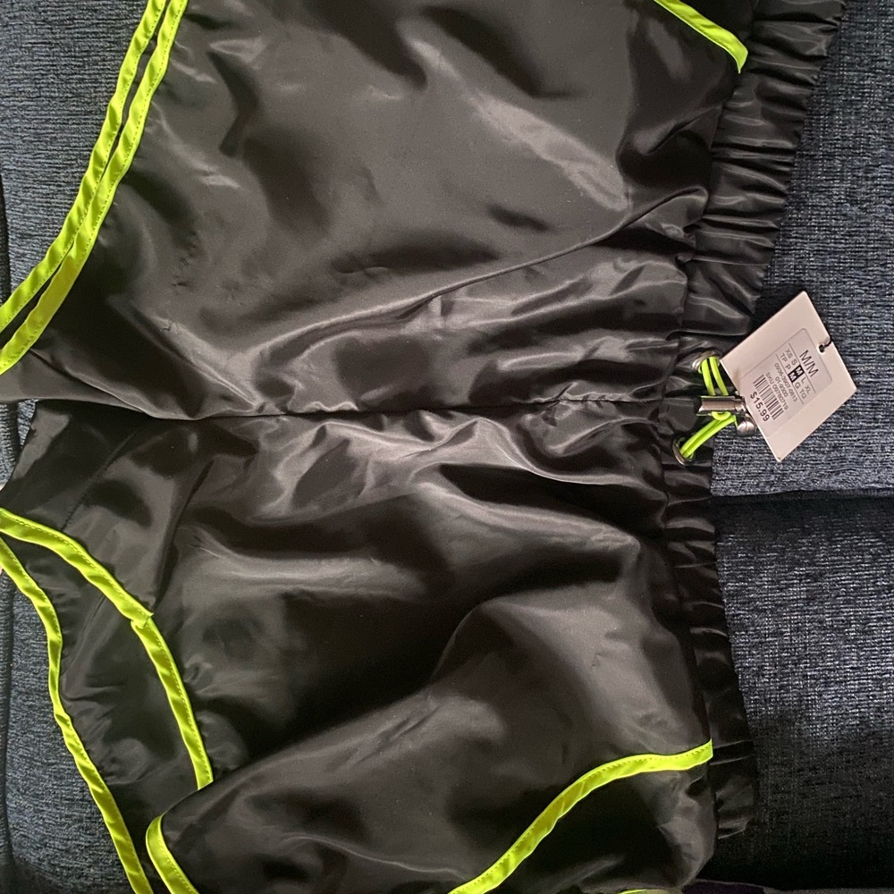 Running shorts never worn